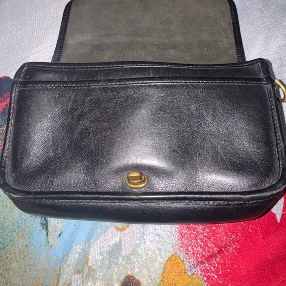 Coach Black Leather Shoulder Bag (No Strap) Vintage before 1994 - Picture 4 of 14